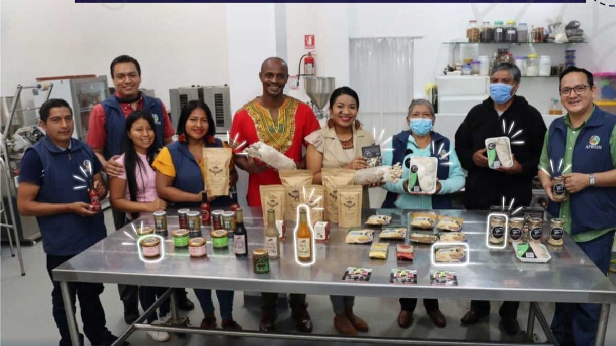 Se envía primer cargamento de productos napenses a Galápagos