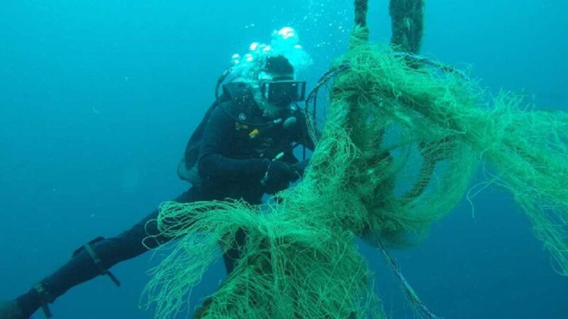 Se realizó limpieza submarina en playas de San Vicente