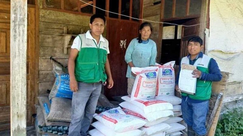 Devida distribuyó sacos de fertilizantes en 3 regiones