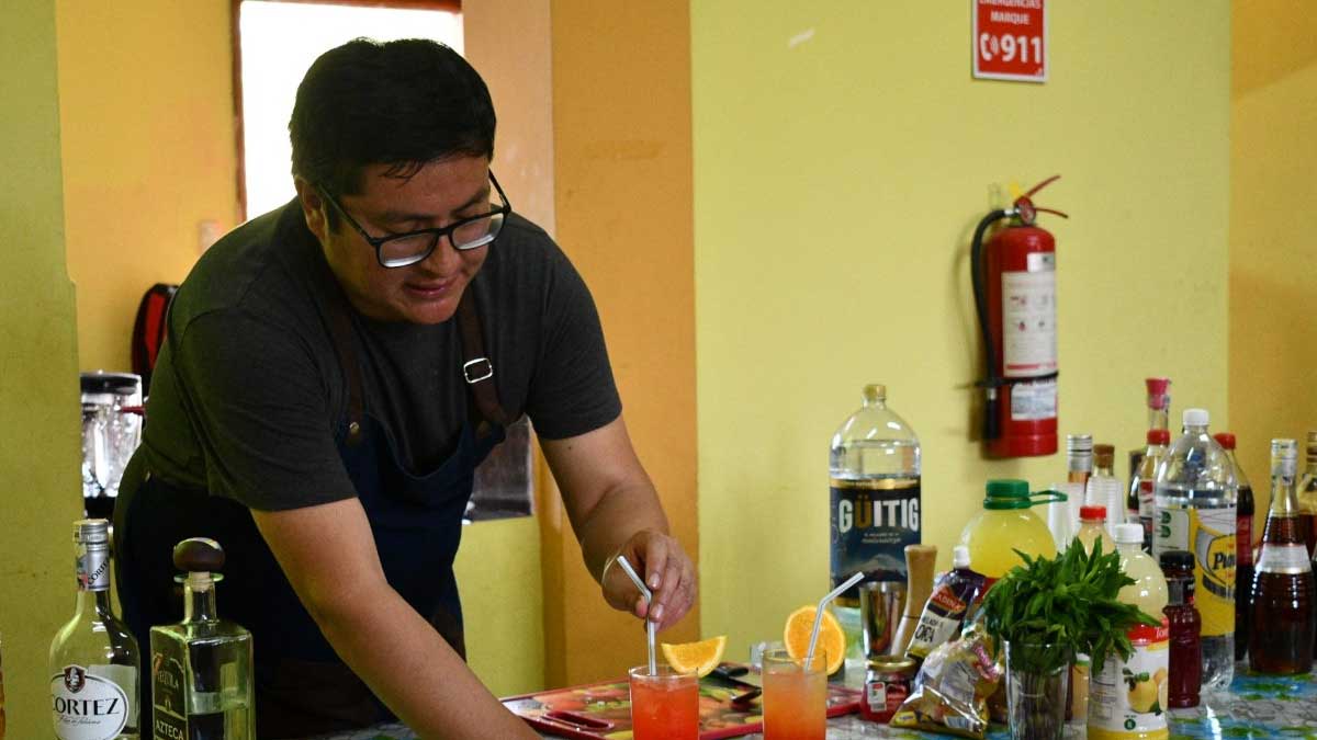 Prefectura imparte talleres a emprendedores turísticos