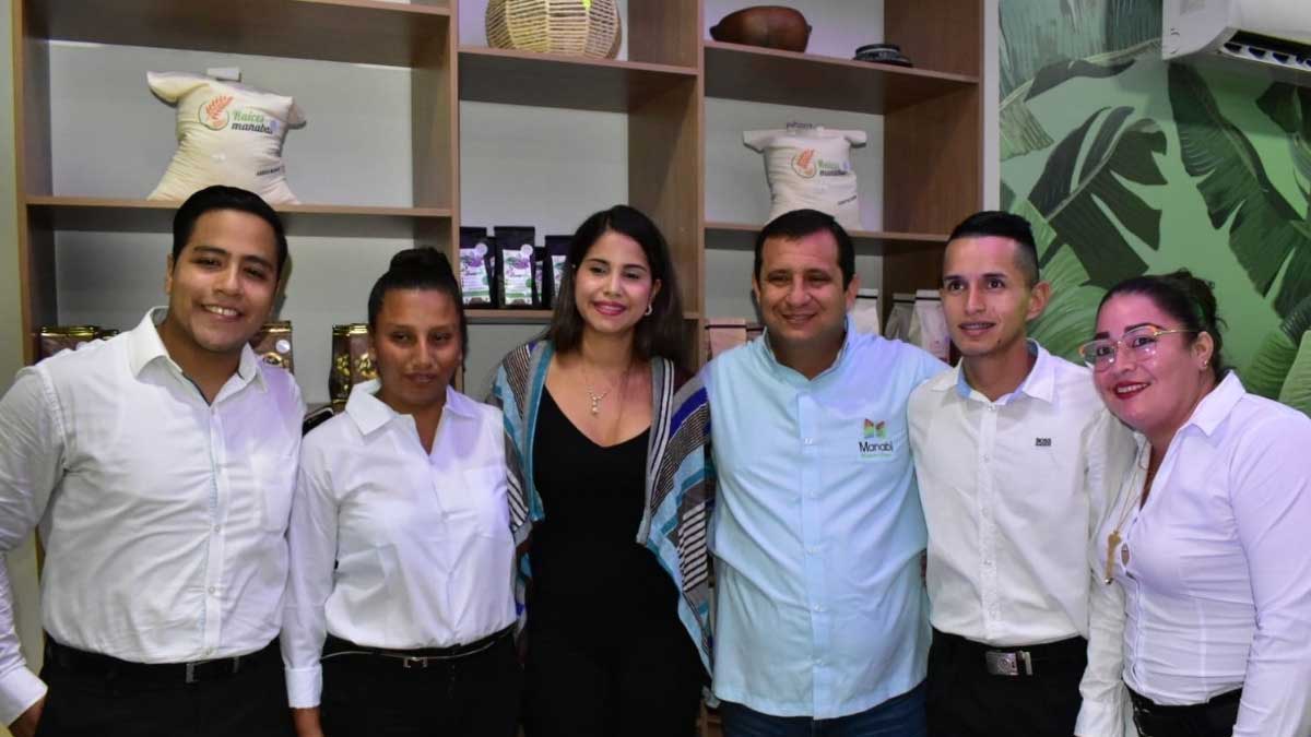 Se inauguró la primera tienda para emprendedores “Hecho en Manabí”