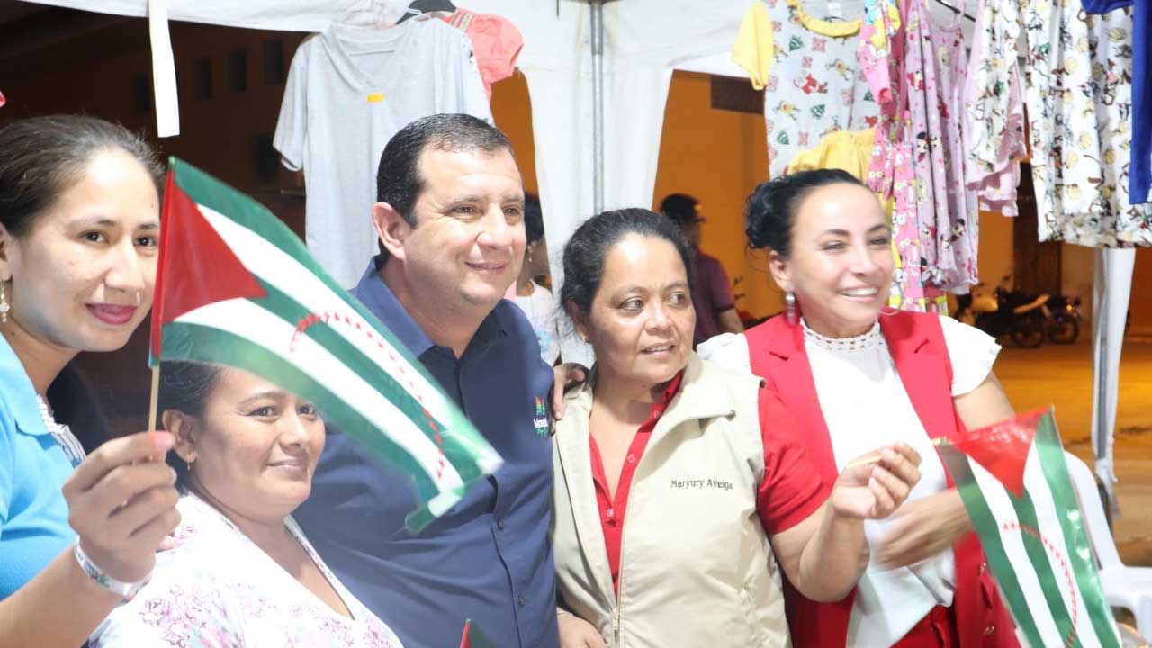 Se realizó el Festival para adultos mayores por el mes del Manabitismo