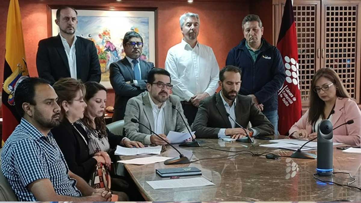 Sectores productivos de Quito piden diálogo y fin del paro