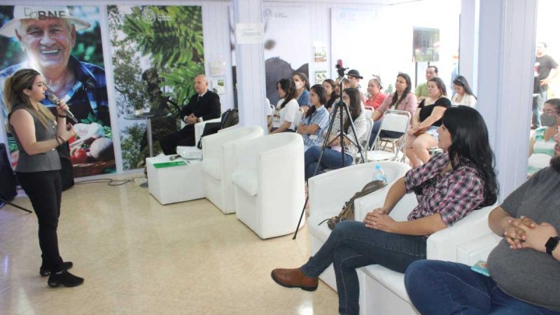 Docentes de la Universidad Columbia participaron en la Expo 2022