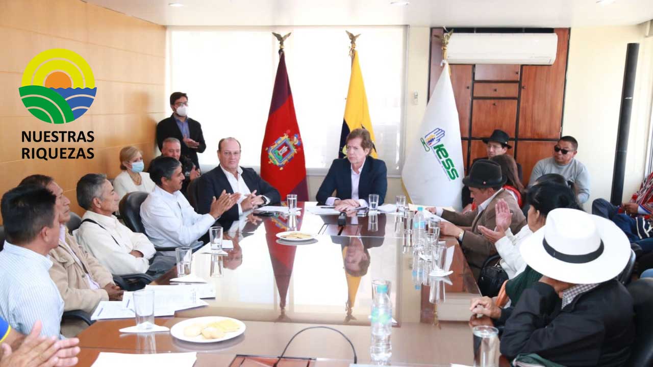 Autoridades del IESS mantuvieron una reunión con dirigentes del Seguro Social Campesino