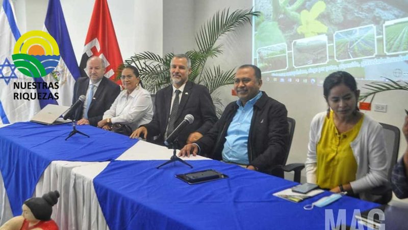 Autoridades participaron del Taller de Aris Fischer