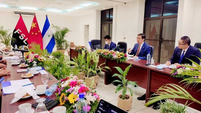 Embajador de China visita a autoridades del Gobierno