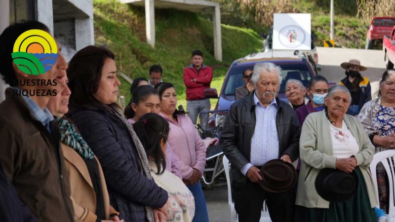 Ganaderos del cantón Sevilla de Oro reciben maquinarias