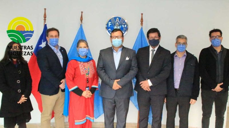 Ministro Manzano busca estrategias de comercialización de la agricultura familiar campesina para adaptarlas en el país