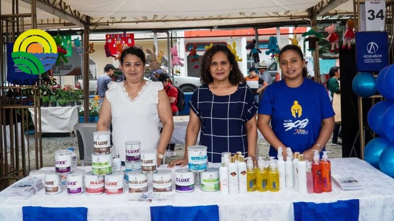 Prefectura rindió homenaje al cantón La Troncal con una feria de emprendimientos