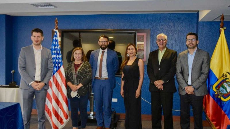 Emprendedores ecuatorianos podrán ofertar sus productos en perchas de EE.UU