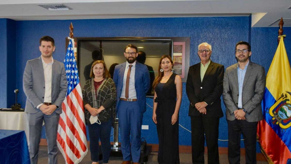 Emprendedores ecuatorianos podrán ofertar sus productos en perchas de EE.UU