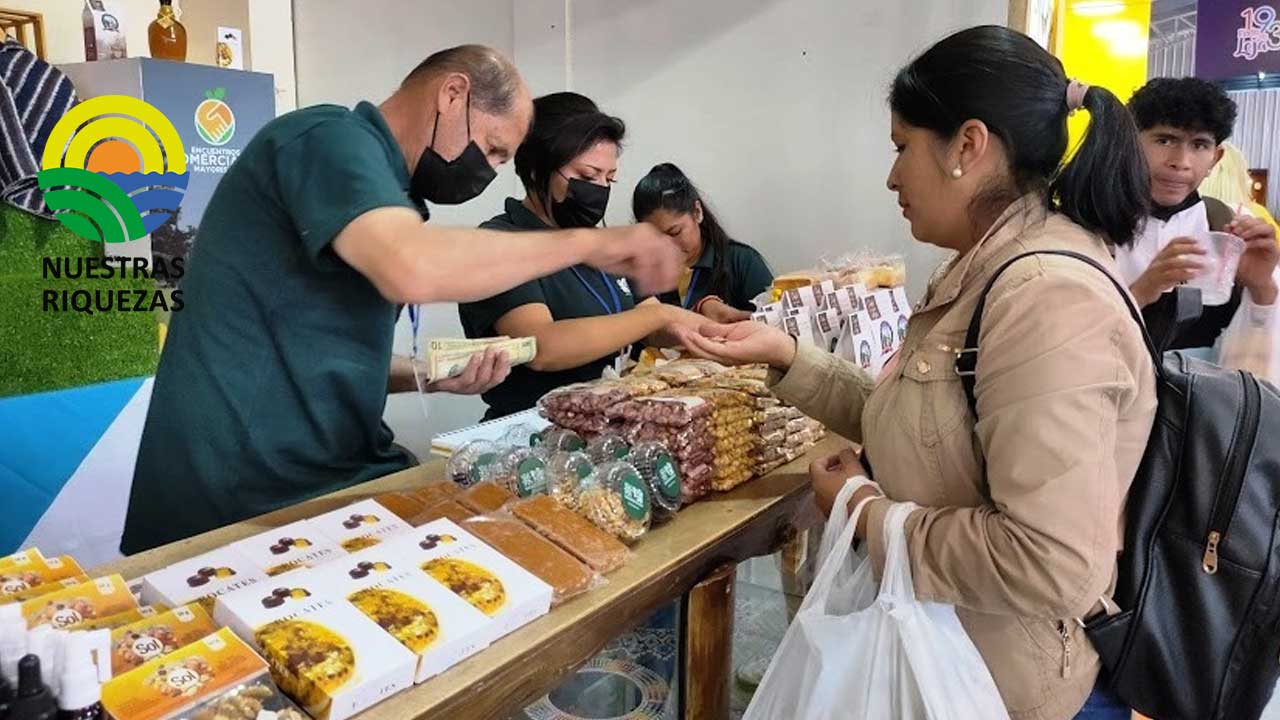 Productores asistidos por el MAG exponen su producción en la 193 feria de Loja