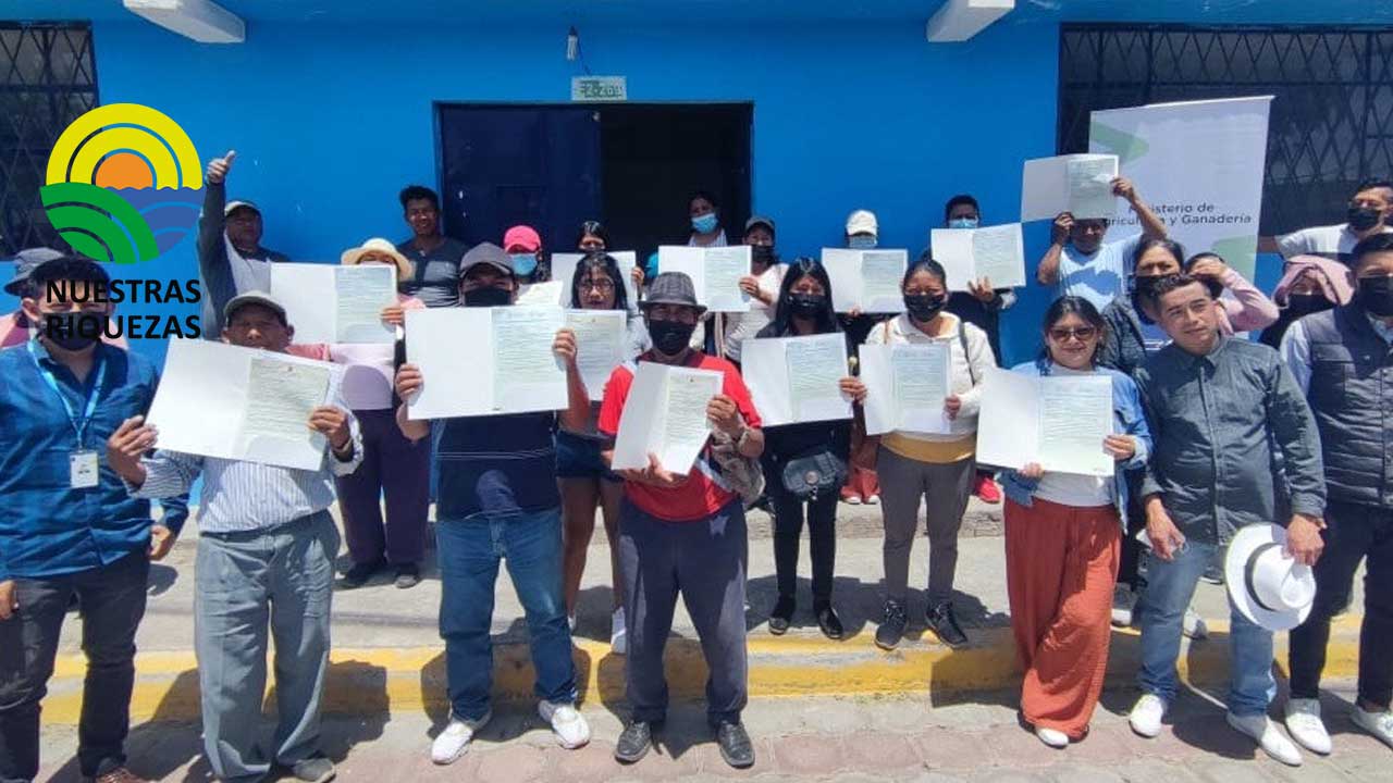 Veinte y tres productores de Quito reciben títulos de propiedad de tierras