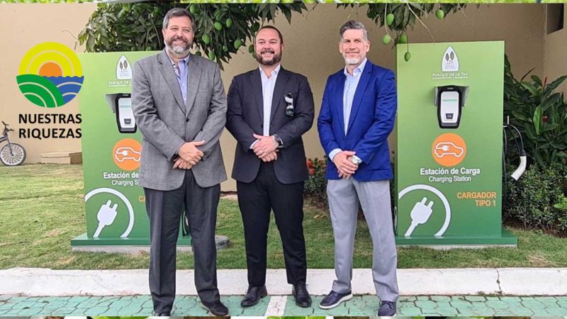 Ministerio de ambiente inaugura planta solar y electrolinera del parque la paz. 