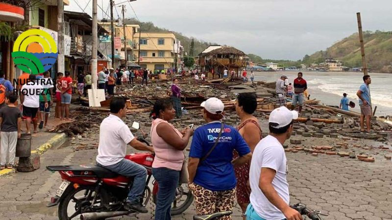 Daños en la estructura de uno de los rompeolas del malecón de Súa por los oleajes intensos 