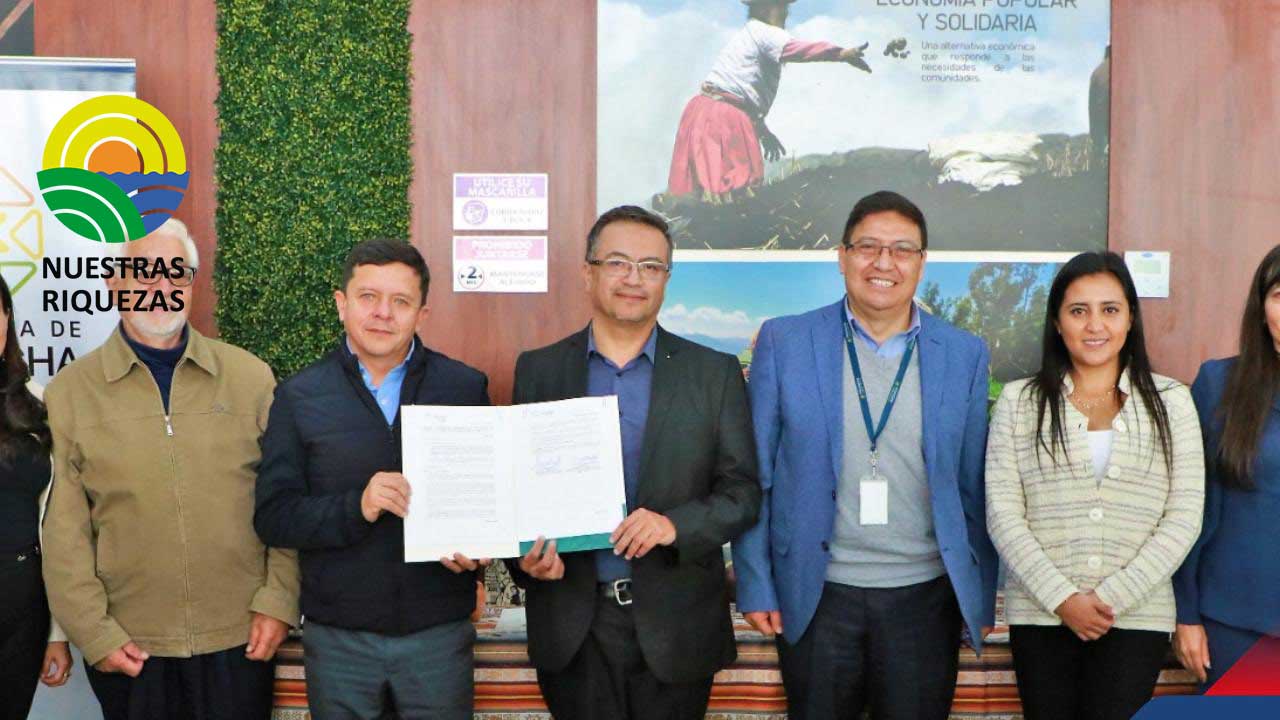 Mediante un convenio que mantiene prefectura de pichincha  con la Cooperativa  Jardin Azuayo, pequeños y medianos productores