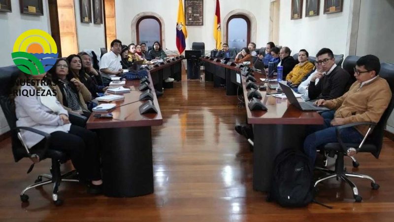 Mesa de Trabajo liderada por la Prefectura del Azuay 