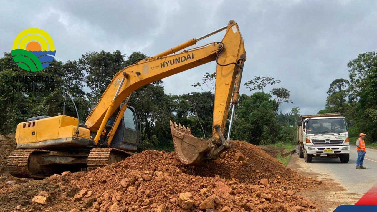 Prefectura de Pichincha trabaja en las vías 