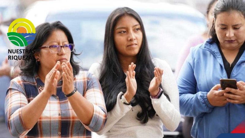 Prefectura de Pichincha trabaja en las vías. 