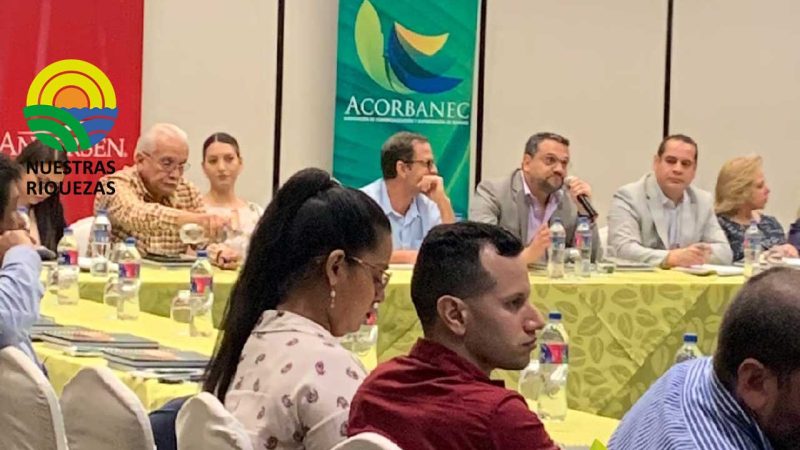 Socios de ACORBANEC mantienen reunión con representantes de la aduana del ecuador 