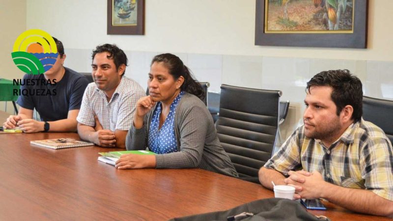 En Yaguachi, Iniap recibió la visita internacional de Altus Viljoen