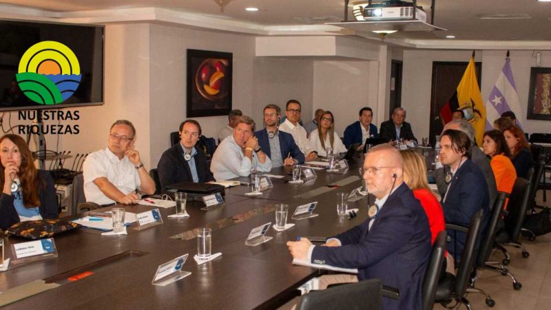 Representantes del Ministerio de producción, comercio exterior y pesca se reunió con representantes de la cámara de acuacultura