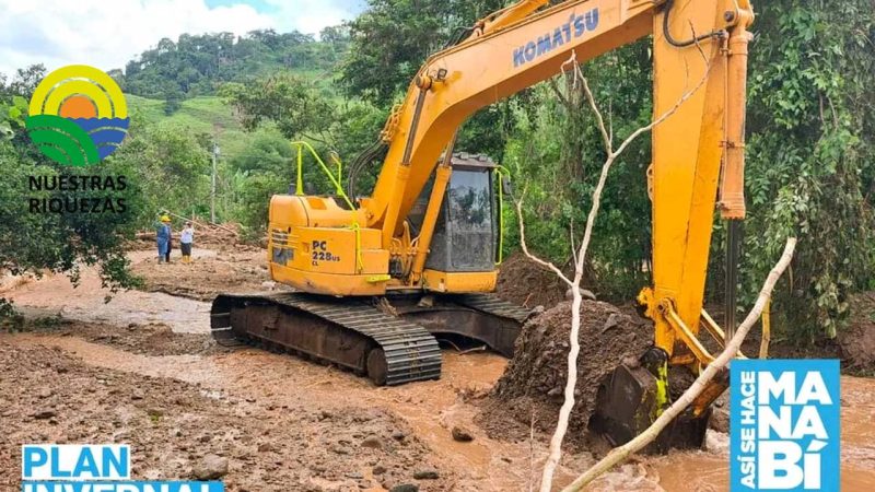 La Prefectura demuestra compromiso y solidaridad con los hermanos de Chone