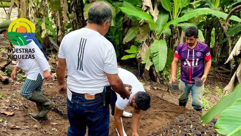 Prefectura de Santo Domingo realizó diferentes jornadas de capacitación dirigidas a los productores
