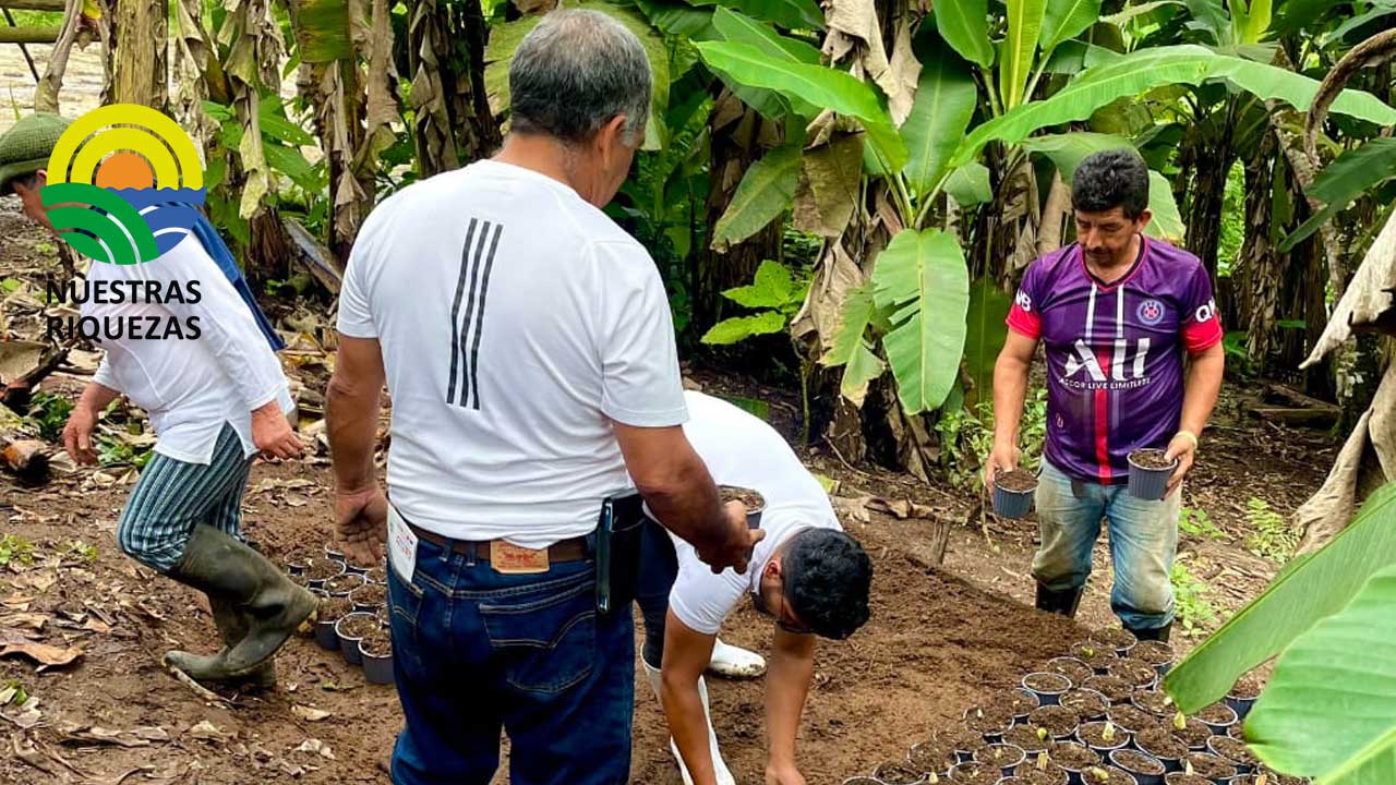 Prefectura de Santo Domingo realizó diferentes jornadas de capacitación dirigidas a los productores