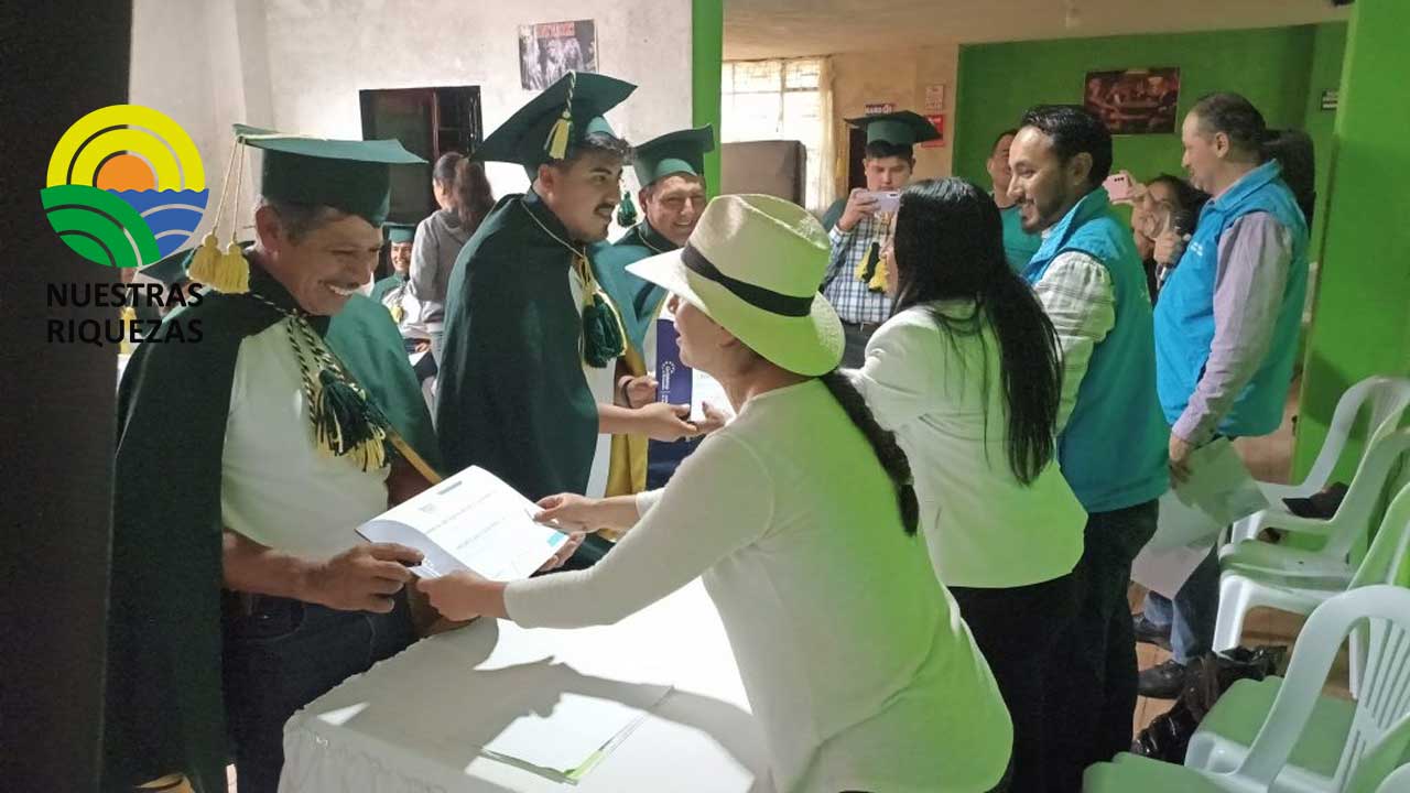 Veinte productores se gradúan de la Escuela de Fortalecimiento Productivo Pecuario, en Bolívar