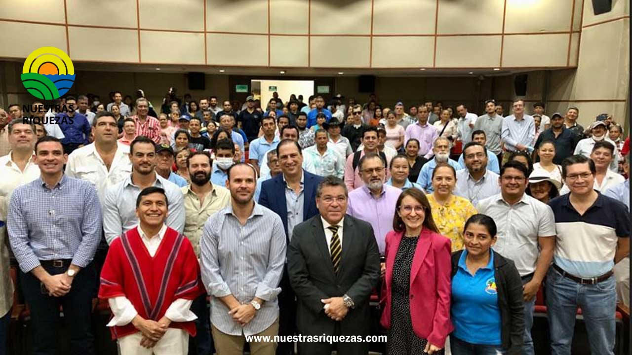 10 mil productores de la cuenca baja del río Guayas se benefician del proyecto DESATAR