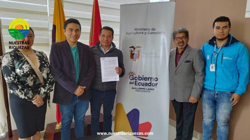 2400 productores se beneficiarán con firma de acuerdo de cooperación entre MAG y Mercado Mayorista de Ambato