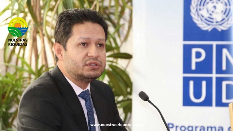 Ministro de Ambiente José Dávalos entregó el Reconocimiento y la Certificación Punto Verde