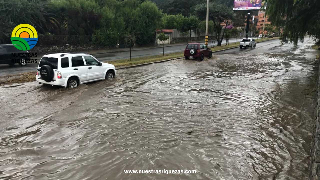 Fuertes lluvias azotaron a Cuenca