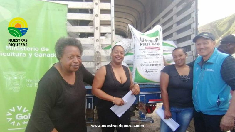 MAG entrega urea subvencionada y capacita a productores de Carchi