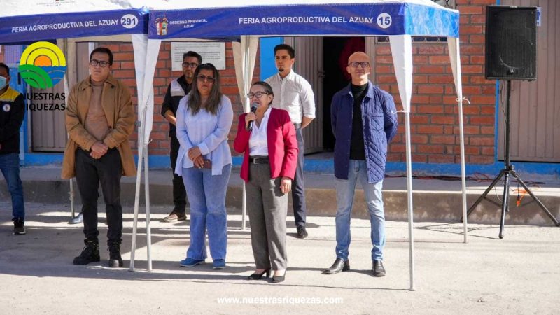 Prefecta Cecilia Méndez Mora agradeció el trabajo tesonero y comprometido de los obreros y trabajadores de la Institución en beneficio de la ruralidad