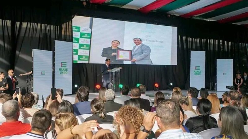 El Prefecto Leonardo Orlando seguirá entregando todas sus fuerzas y el infinito amor que siente por Manabí