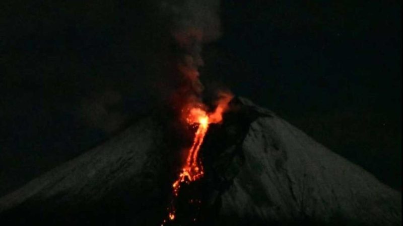 Se reportó emisión de material piroclástico del Sangay