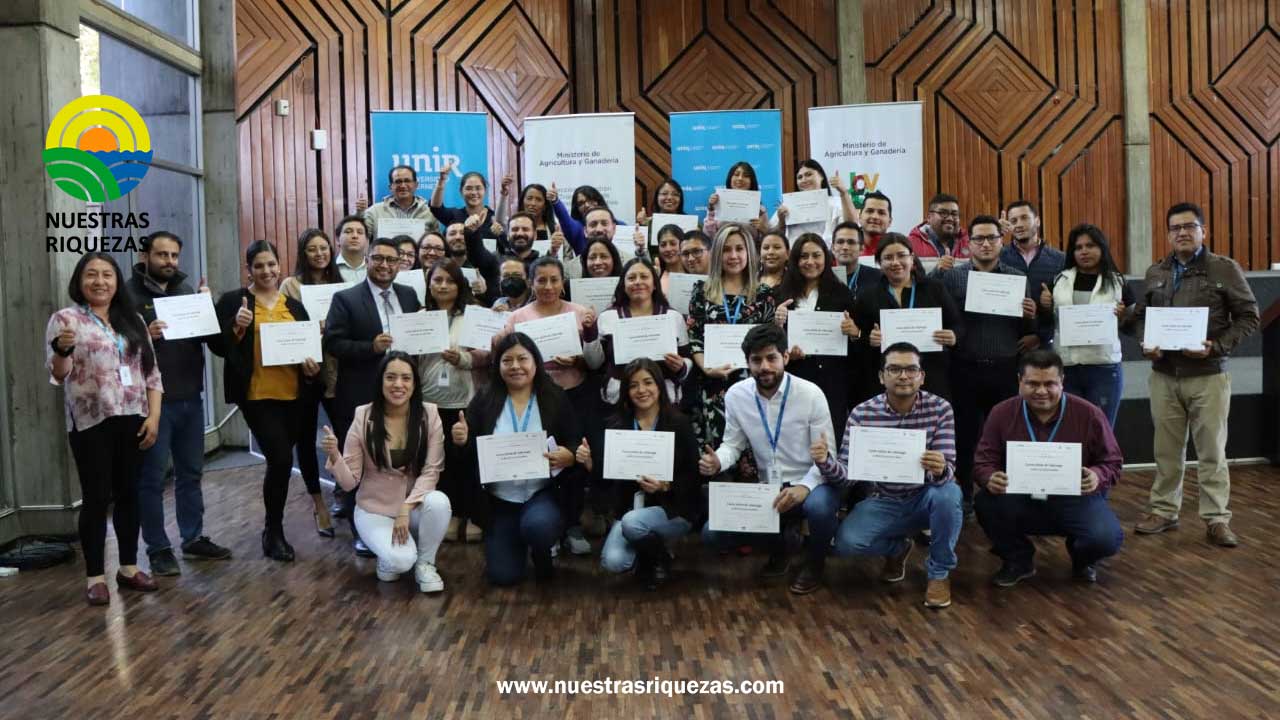 300 becas para productores y técnicos agropecuarios del Ecuador