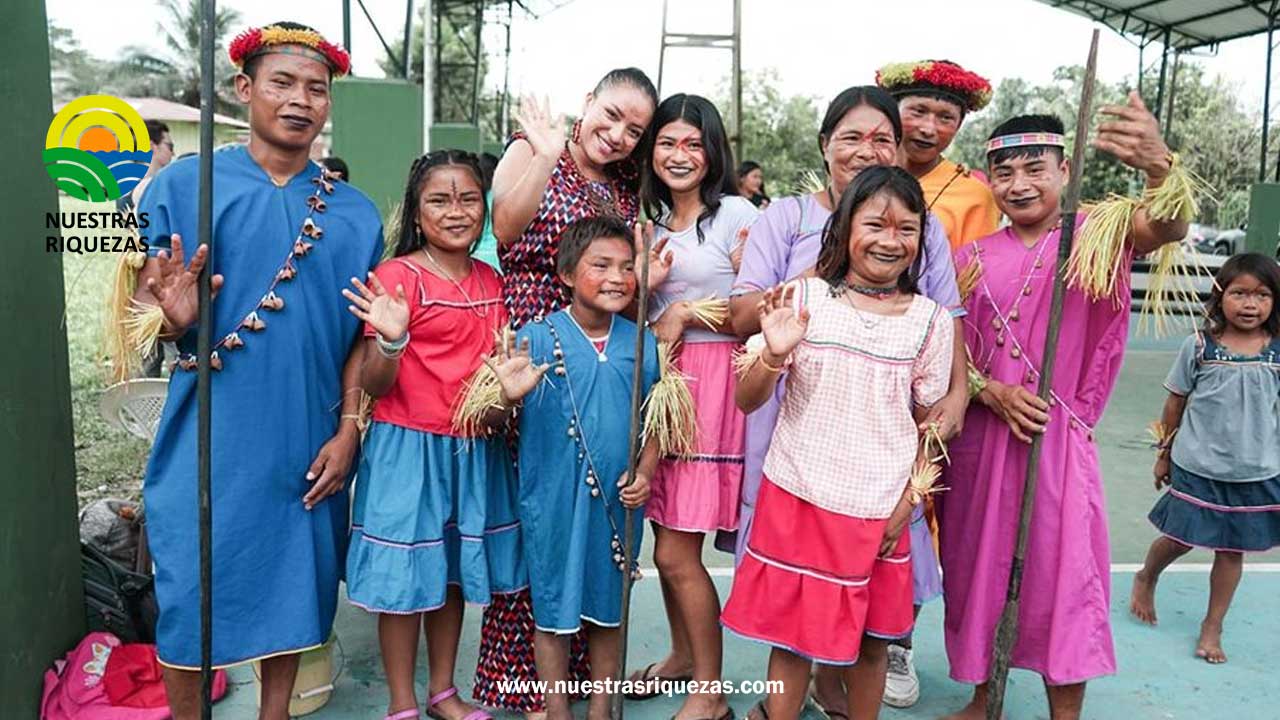 Viceprefecta de Sucumbíos, Paola Palma, apoya y celebra la creatividad emprendedora de jóvenes y mujeres Siekopai en Shushufindi