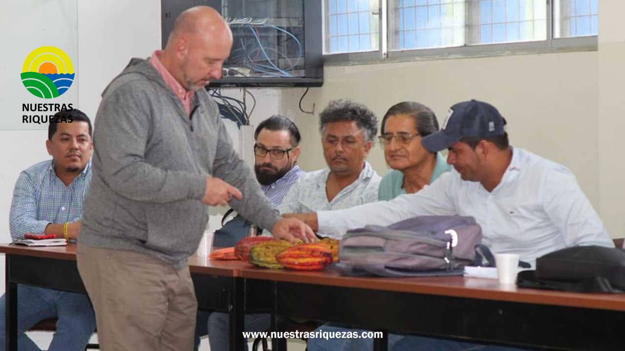 Instituciones se unen para mejorar la trazabilidad del cacao en Manabí