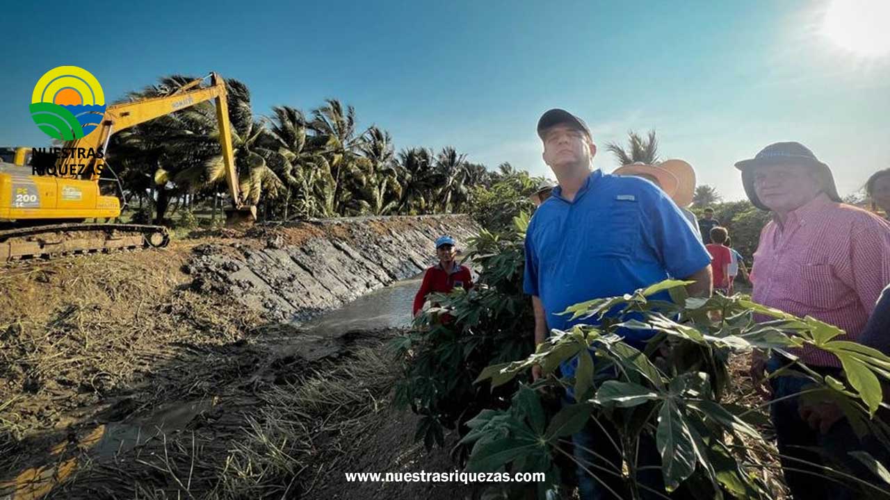 Continúan los trabajos de prevención y mitigación de riesgos en variocs cantones de Manabí
