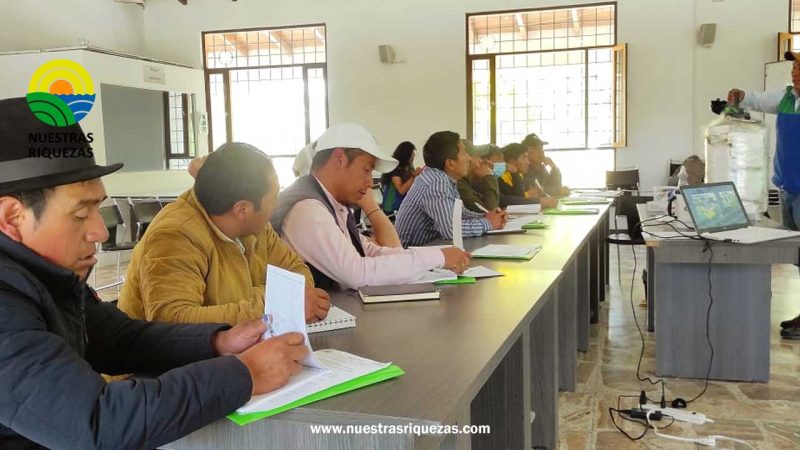 MAG capacitó a 30 ganaderos de Chimborazo como inseminadores comunitarios