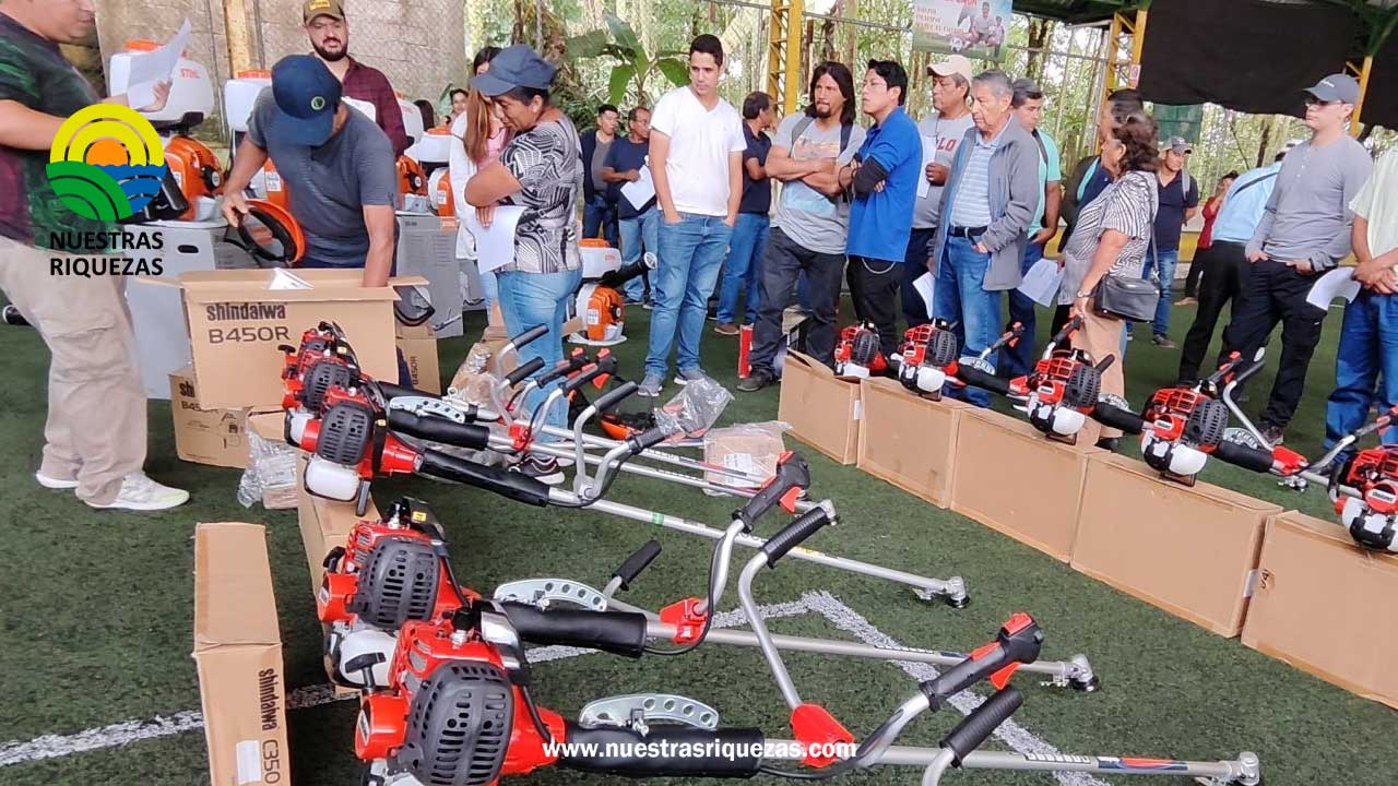 Pequeños ganaderos del noroccidente de Pichincha se benefician con la entrega de paquetes tecnológicos pecuarios