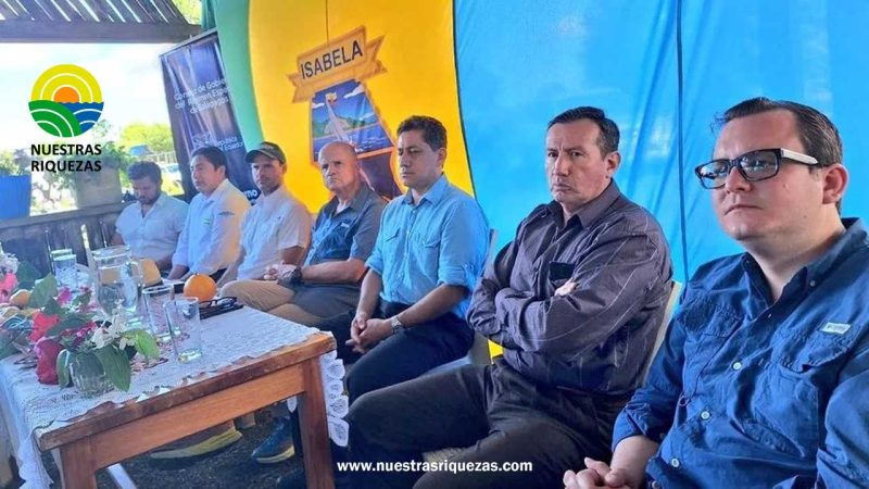 Delegados de los gremios agrícola y ganadero del cantón Isabela en Galápagos