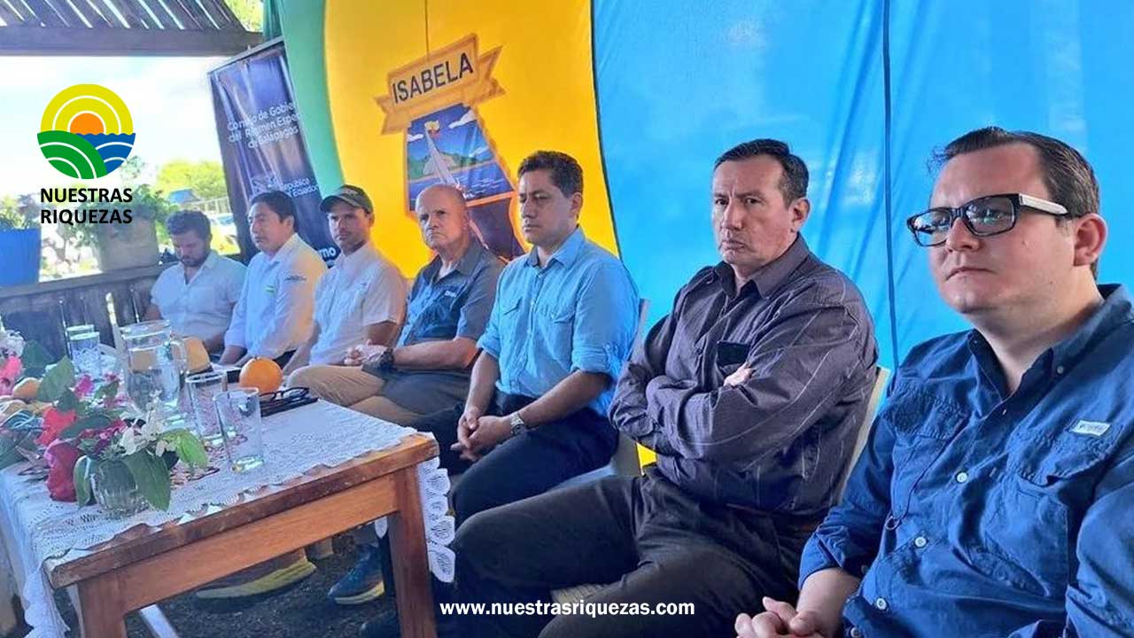 Delegados de los gremios agrícola y ganadero del cantón Isabela en Galápagos