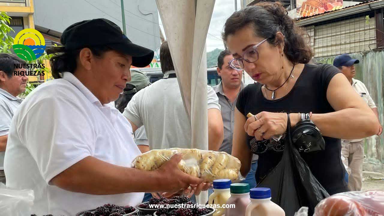 El MAG abre nuevos espacios de comercialización para productores de Tena