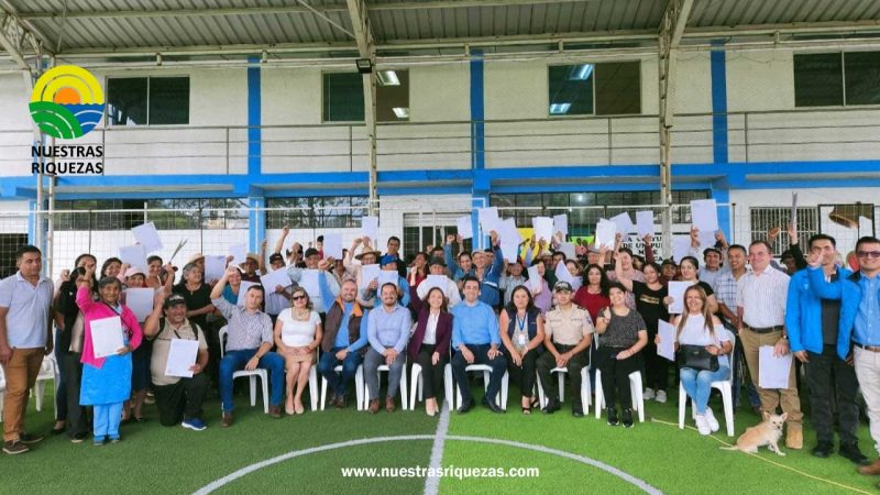 En Olmedo, el MAG beneficia a 92 familias con la entrega títulos de propiedad de tierras