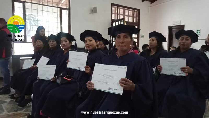 Mujeres agricultoras de San Antonio de Padua se gradúan en las Comunidades de Aprendizaje del MAG
